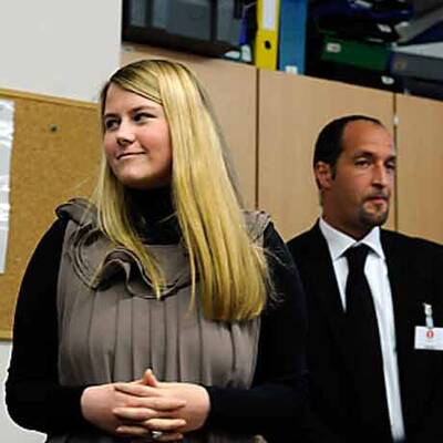 Natascha liest aus ihrere Biographie vor