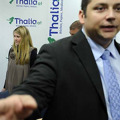 Natascha liest aus ihrere Biographie vor