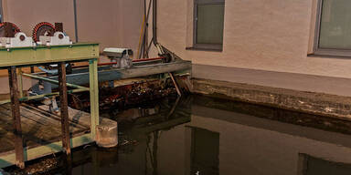 Pensionistin (85) fällt in Werkskanal: tot