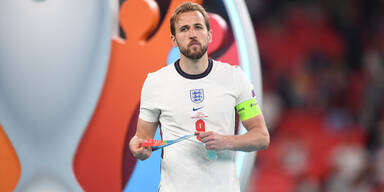 Harry Kane mit seiner Medaille des Vize-Europameisters