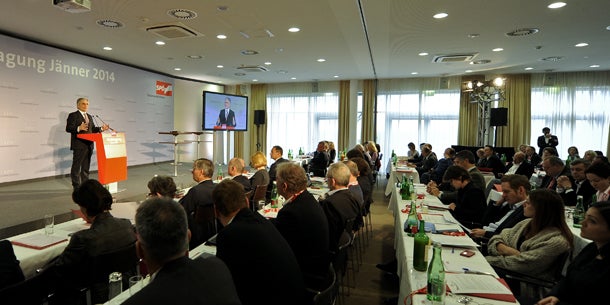 Faymann vergibt Freund 3.000-Euro-Sager