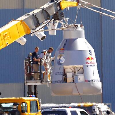 Wegen Windes wurde Baumgartners Sprung abgebrochen.