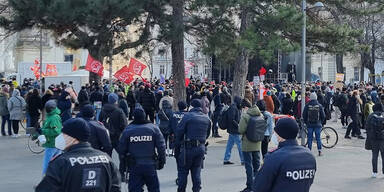 Video zeigt die Party-Eskalation am Wiener Karlsplatz