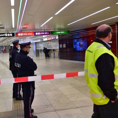 Bomben-Alarm am Karlsplatz