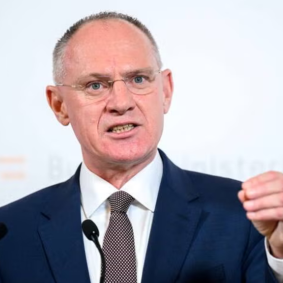 Streit um Familiennachzug: Karner kontert Ludwig