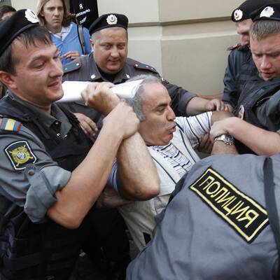 Pussy Riot-Prozess in Moskau: Oppositionsleader festgenommen