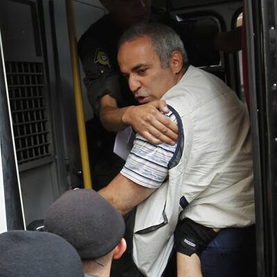 Pussy Riot-Prozess in Moskau: Oppositionsleader festgenommen