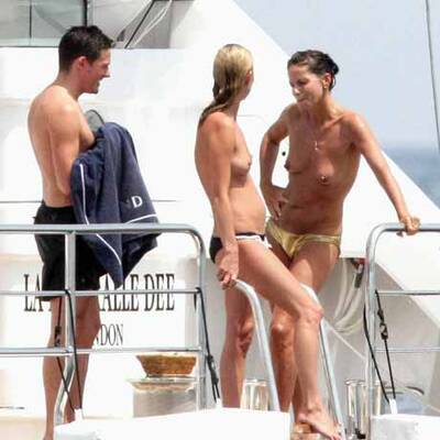 Keine Bikinstreifen: Kate Moss oben ohne