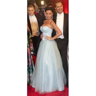 Voten Sie für die schönste Ballrobe