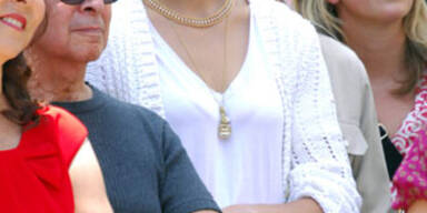 Wächst da ein Geschwisterchen für Suri?