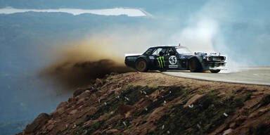 Drift-Gott Ken Block stürmt den Pikes Peak hoch