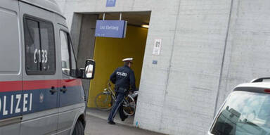 Kinderwagen rollt auf Gleise: Kleinkind tot