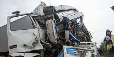 Mega-Stau auf A1 wegen Lkw-Unfall