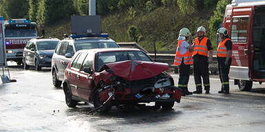 A1: 10 Verletzte bei Serien-Crash 