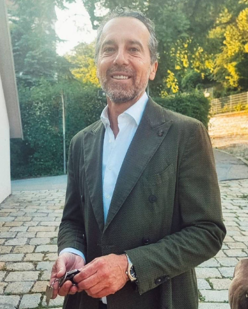 Ex-Kanzler Kern überrascht mit neuem Look