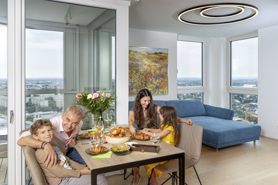 „Hell, funktionell, aber gemütlich muss ein Zuhause sein“, sagt Dr. Kristina Worseg, die vor allem eines nicht mag: „Zu viel Firlefanz und Accessoires. Ich habe es gerne schlicht und aufgeräumt.“