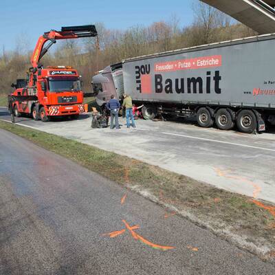 61-Jähriger krachte in entgegenkommenden LKW