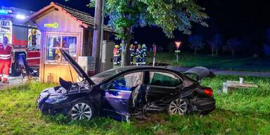 Afghane crasht in Brunnen