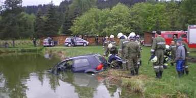 kerschi_Pkw-im-Teich_03.1