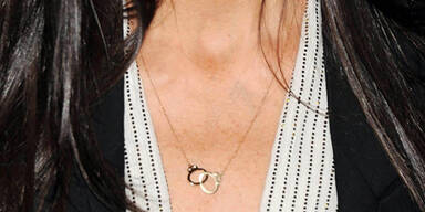 Valentinstags-Schmuck für den guten Zweck