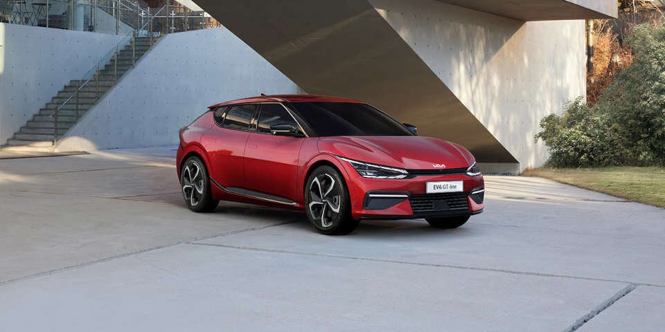 Kia EV6 hängt Porsche, Lambo und Ferrari ab