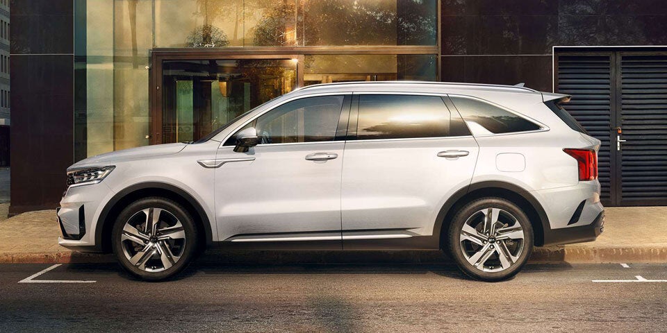 Kia Sorento mit Hybrid-Benziner und Diesel