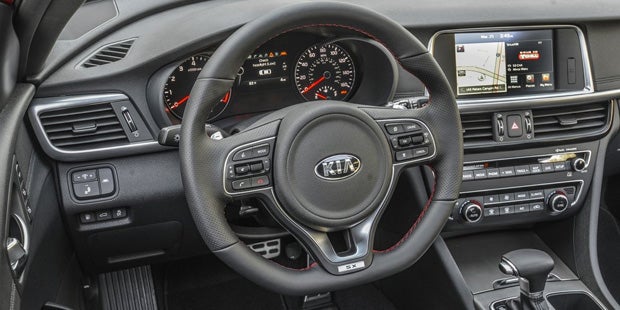 Neuer Kia Optima greift VW Passat an