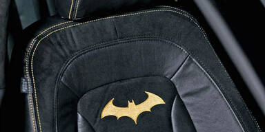 Kia Optima im Batman-Design