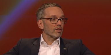 kickl im tentrum.PNG