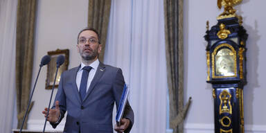 Kickl: Fl&uuml;chtlinge "konzentriert" halten