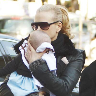 Nicole Kidman mit Mann und Baby in Paris