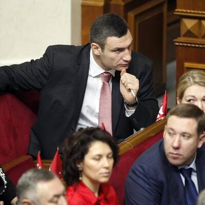 Kiew: Wilde Prügelei im Parlament