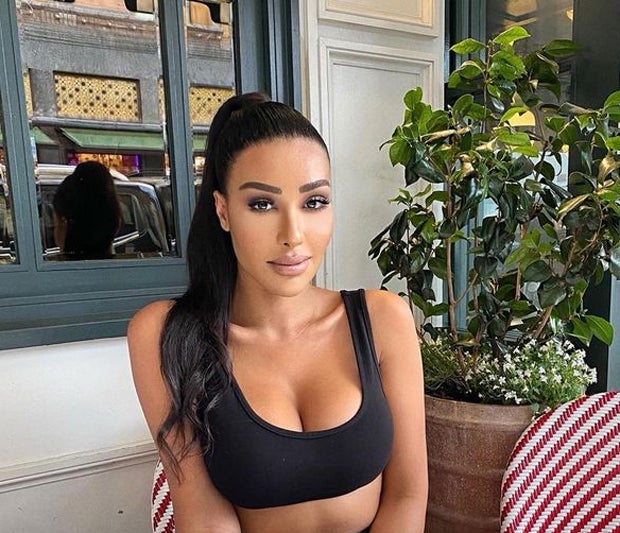 SIE gab ein Vermögen aus, um so wie Kim Kardashian auszusehen