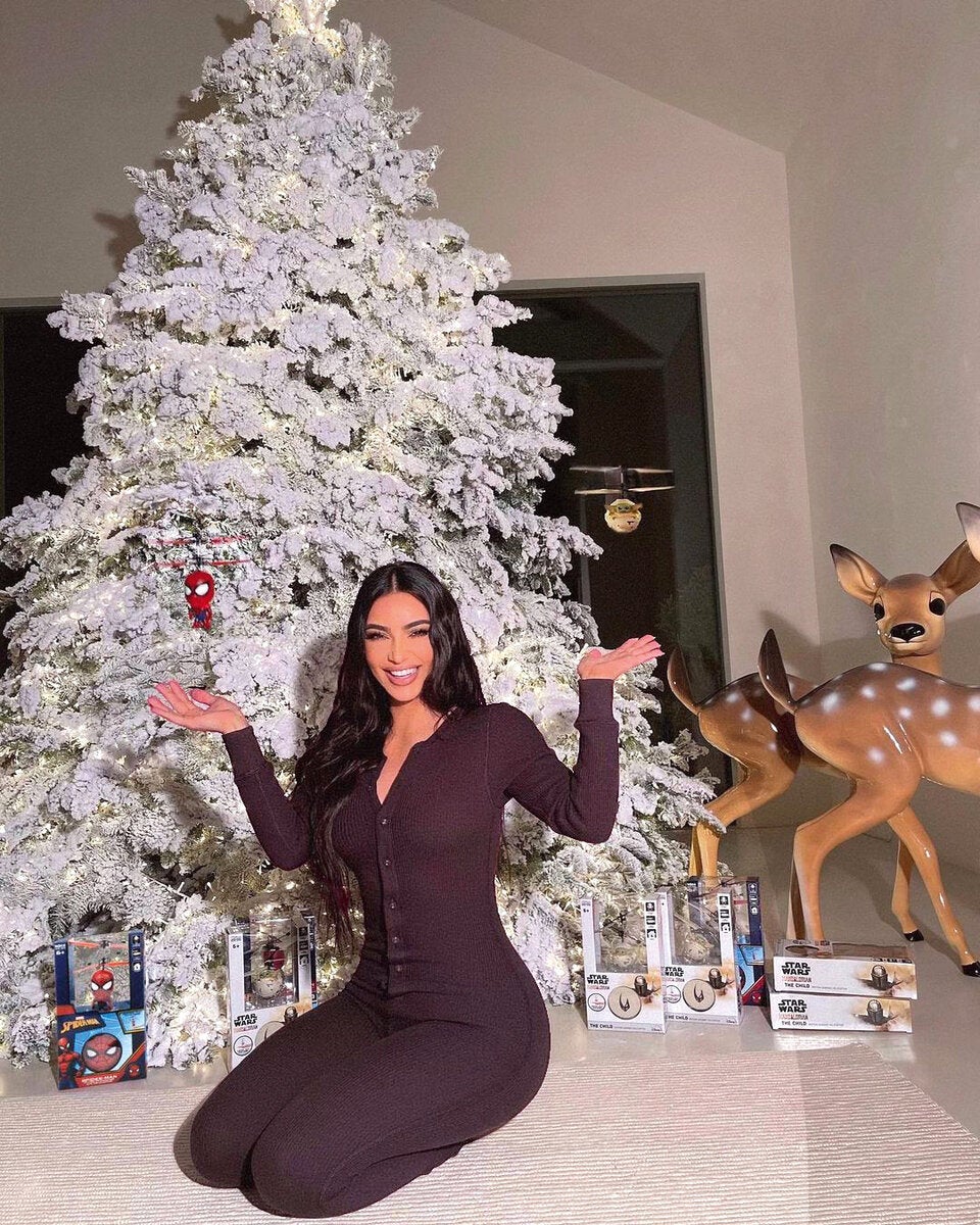 Funkelnd. Kim Kardashian freut sich auf Weihnachten.