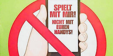 Kinder demonstrieren gegen Smartphones