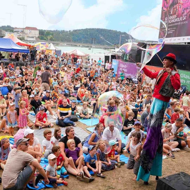 Kinderklangwolke begeistert.