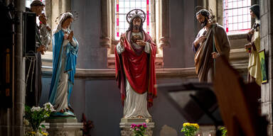 Auch Kirchen versch&auml;rfen jetzt Ma&szlig;nahmen