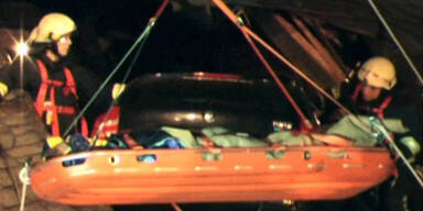 Hier landete ein Auto in einem Kirchendach