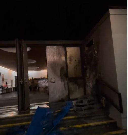 Toilette vor Kirche brannte