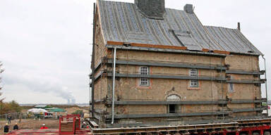 Kirche in Deutschland wird abtransportiert