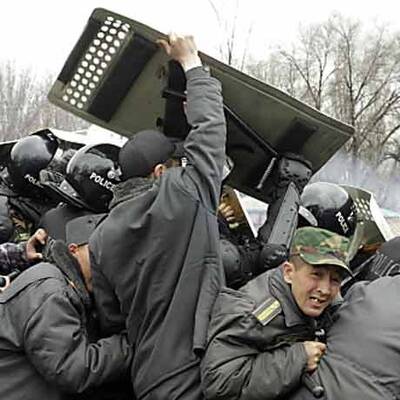 Blutiger Umsturz in Kirgistan