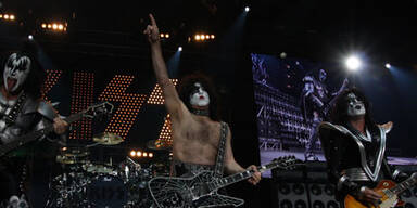 Kiss: Zirkus-Spektakel aus Blitzen, Feuer und Blut