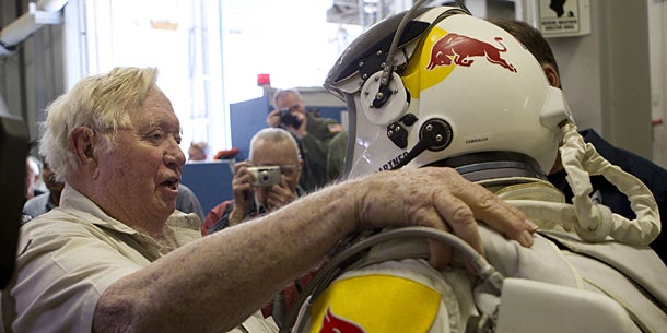 Baumgartners Stratos-Sprung abgeblasen