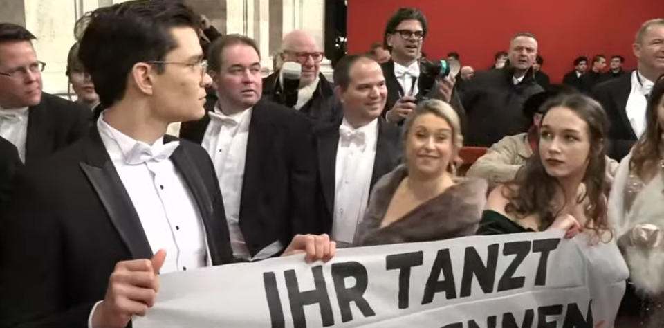 Klima-Aktivisten sorgen für Schockmoment