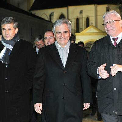 Kuschel-Regierung macht Abendspaziergang