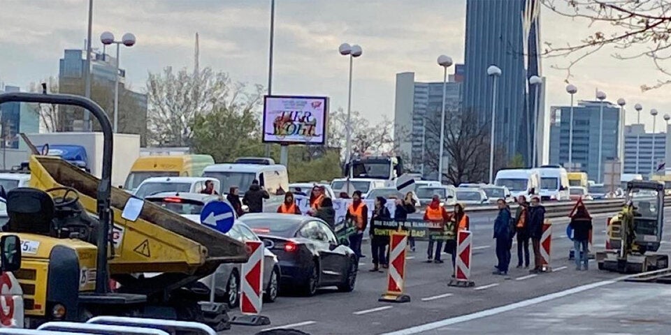 Klima-Kleber legen Wien und Graz lahm