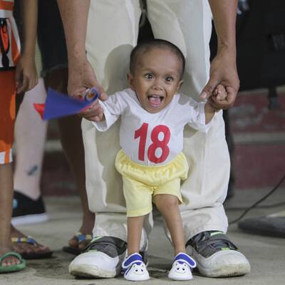 Kaum 70 cm groß ist der Philippine Junrey Balawing