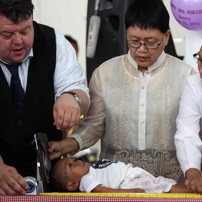 Kaum 70 cm groß ist der Philippine Junrey Balawing