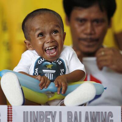 Kaum 70 cm groß ist der Philippine Junrey Balawing