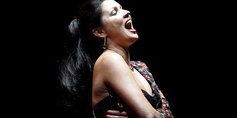 klein Anna Netrebko Oper Carmen Baby Tiago
